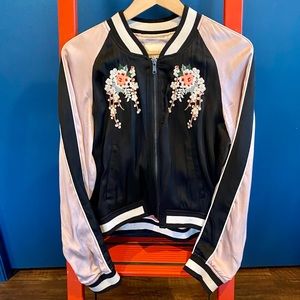 Jioe zip up jacket with flower embroidery